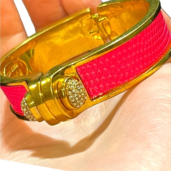 Kara Ross pink leather rhinstone gold finsh magnetic bangle - Picture 10 of 11